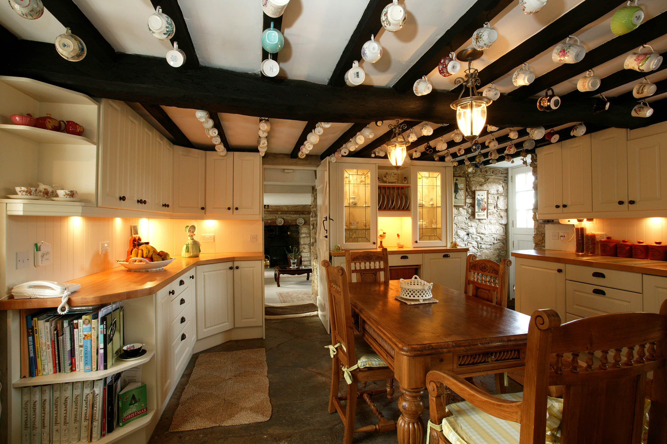 Thatched Cottage 20170903 ROSE COTT 2